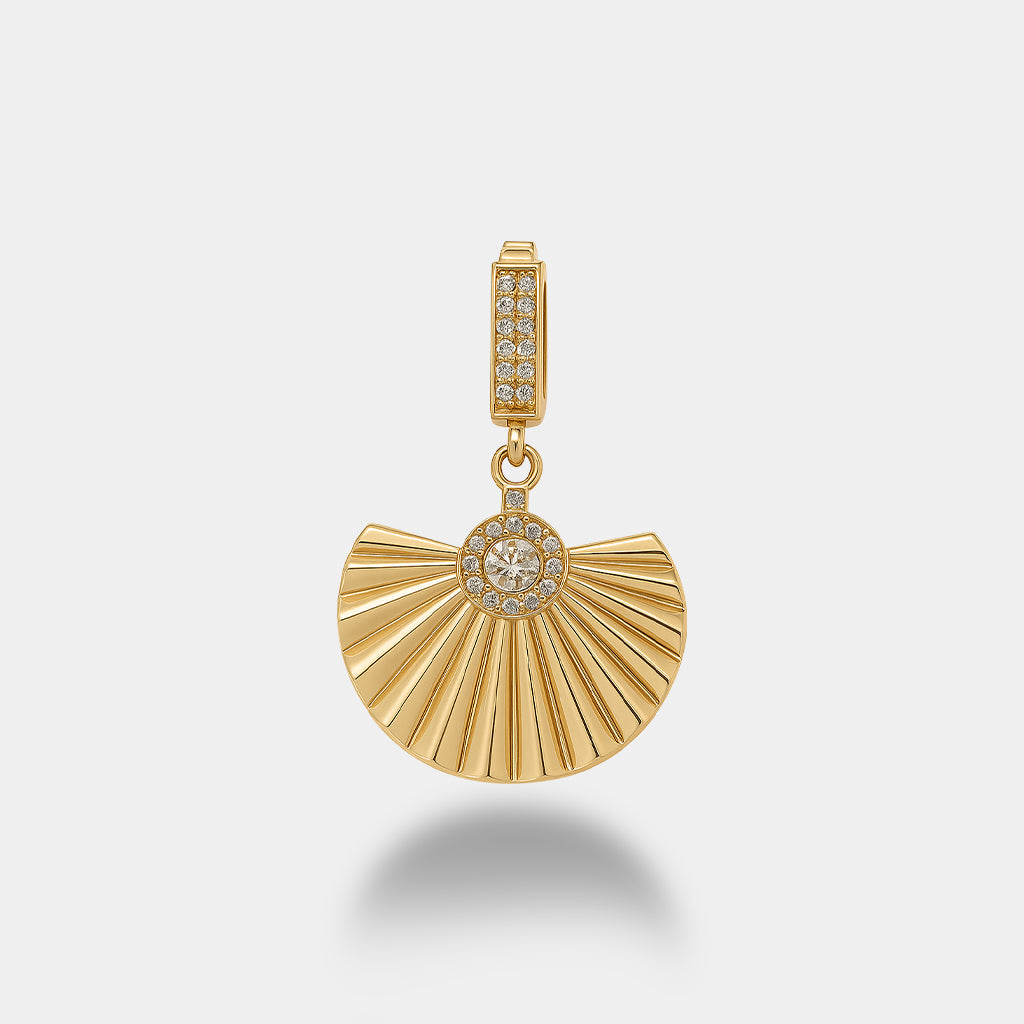 Yelpaze Charm