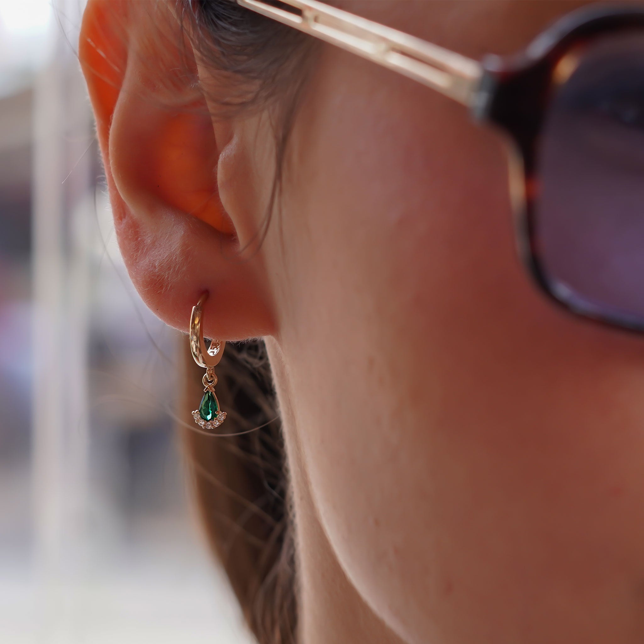 Yeşil Taşlı Damla Küpe