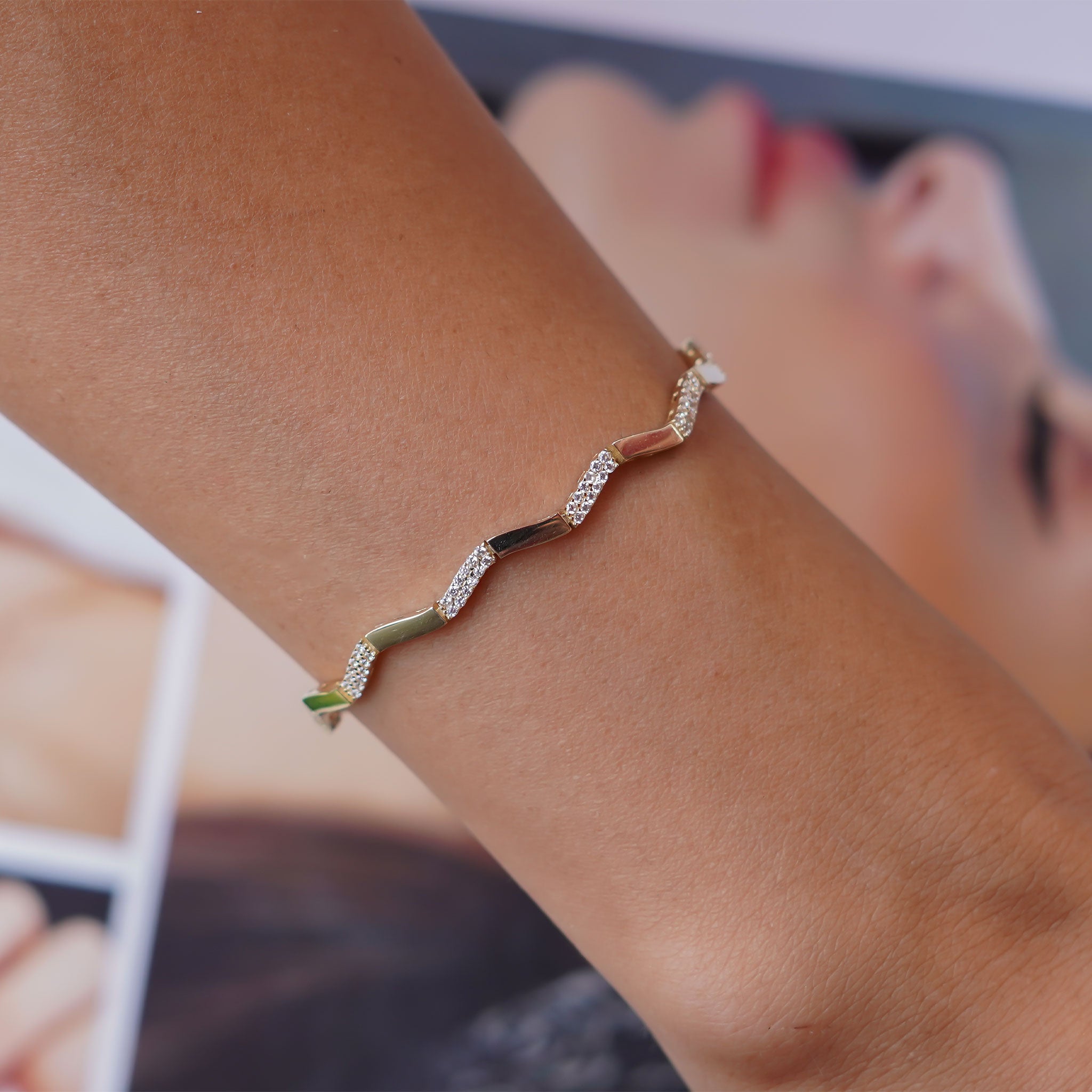 Taşlı Zikzak Bileklik