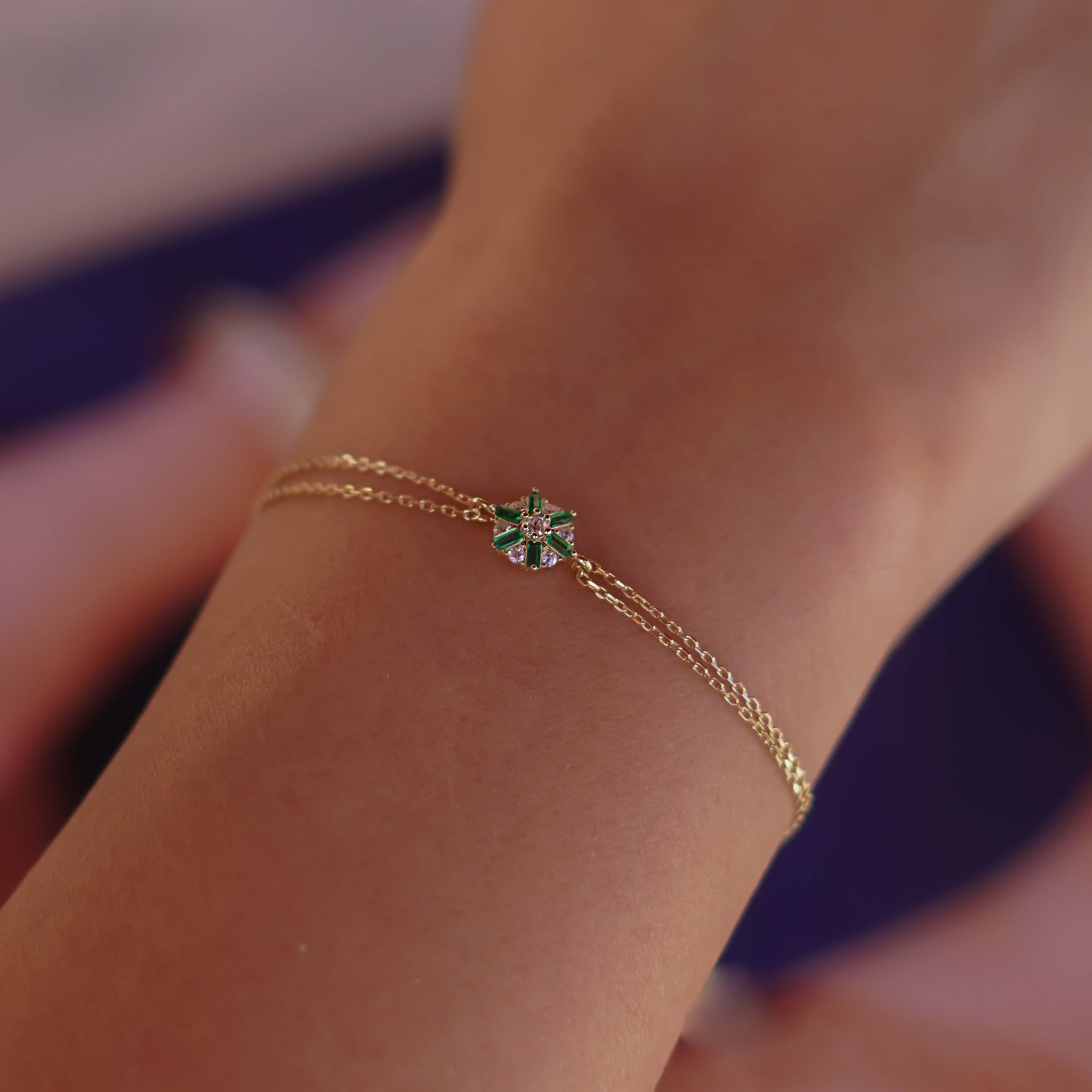 Yeşil Taşlı Çiçek