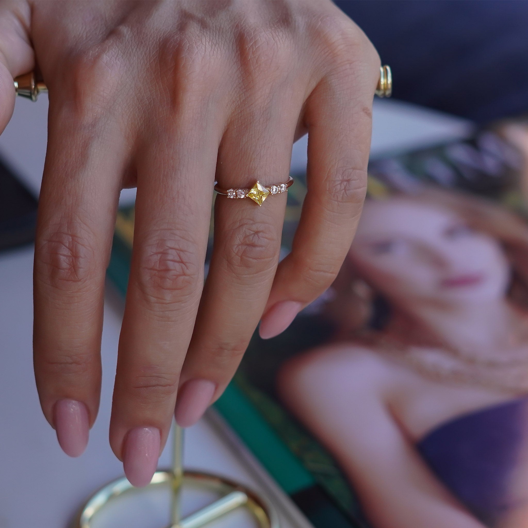 Baget Taşlı Yüzük