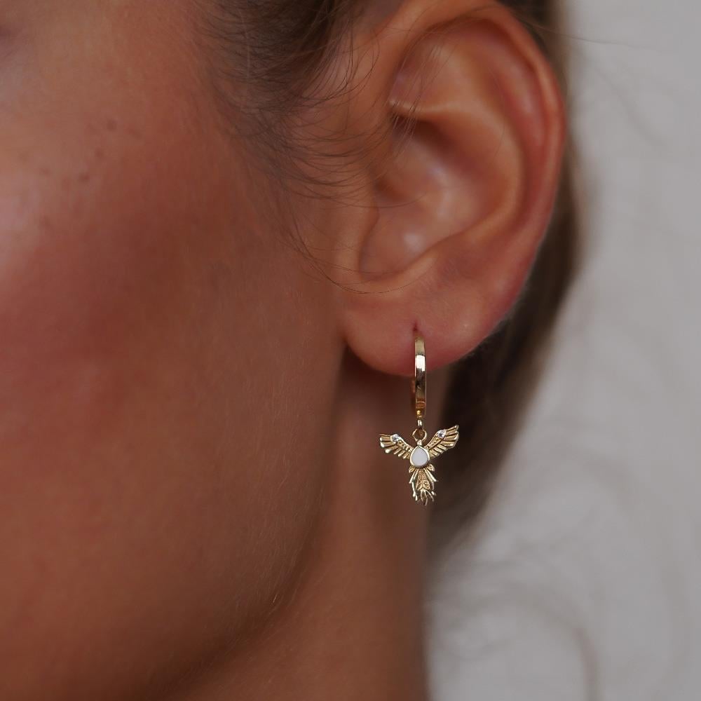 Beyaz Mineli Kanatlı Küpe