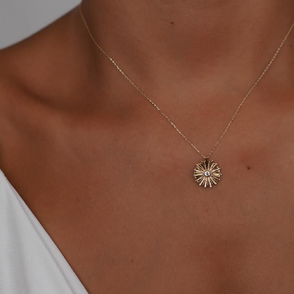 Çiçek Figürlü Taşlı Kolye