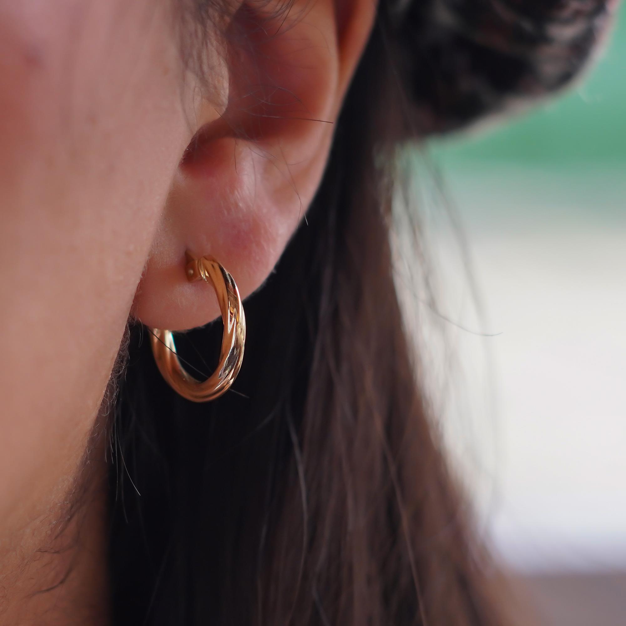 Çizgi Geçişli Halka Küpe