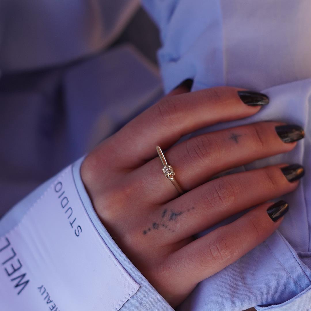 Çizgi Taşlı Yüzük