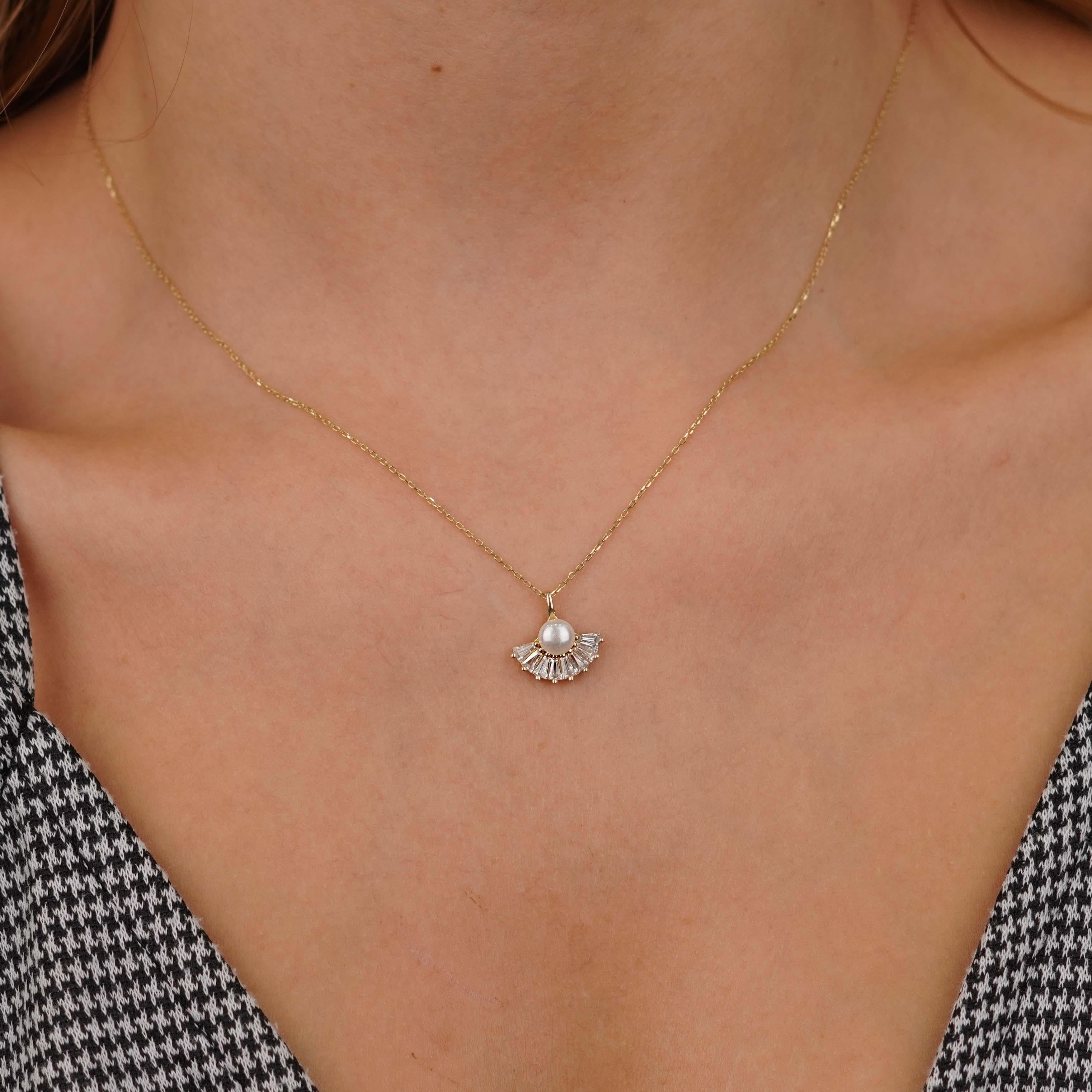 İncili Yelpaze Kolye