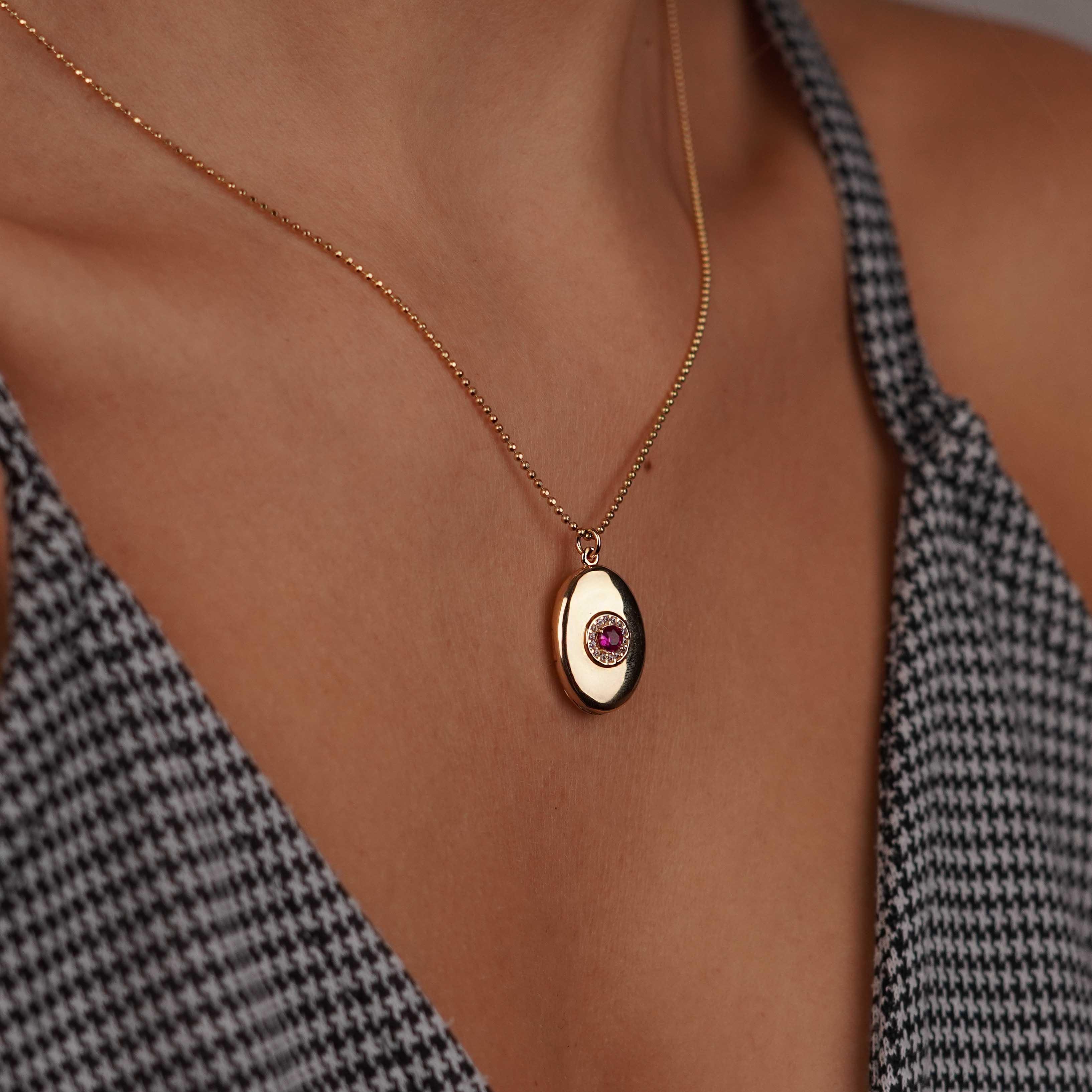 Kapaklı Retro Kolye