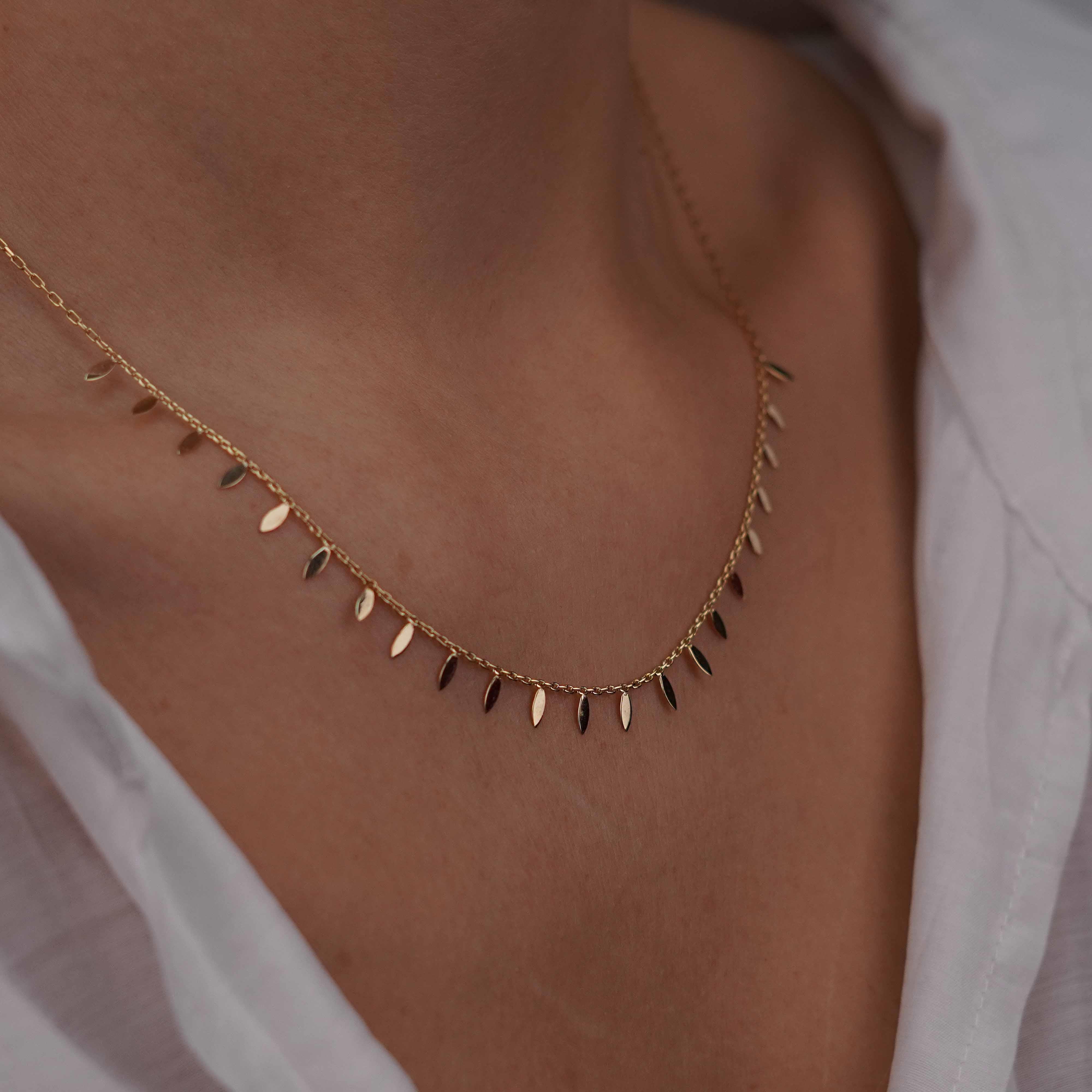 Mini Yaprak Sıralı Kolye