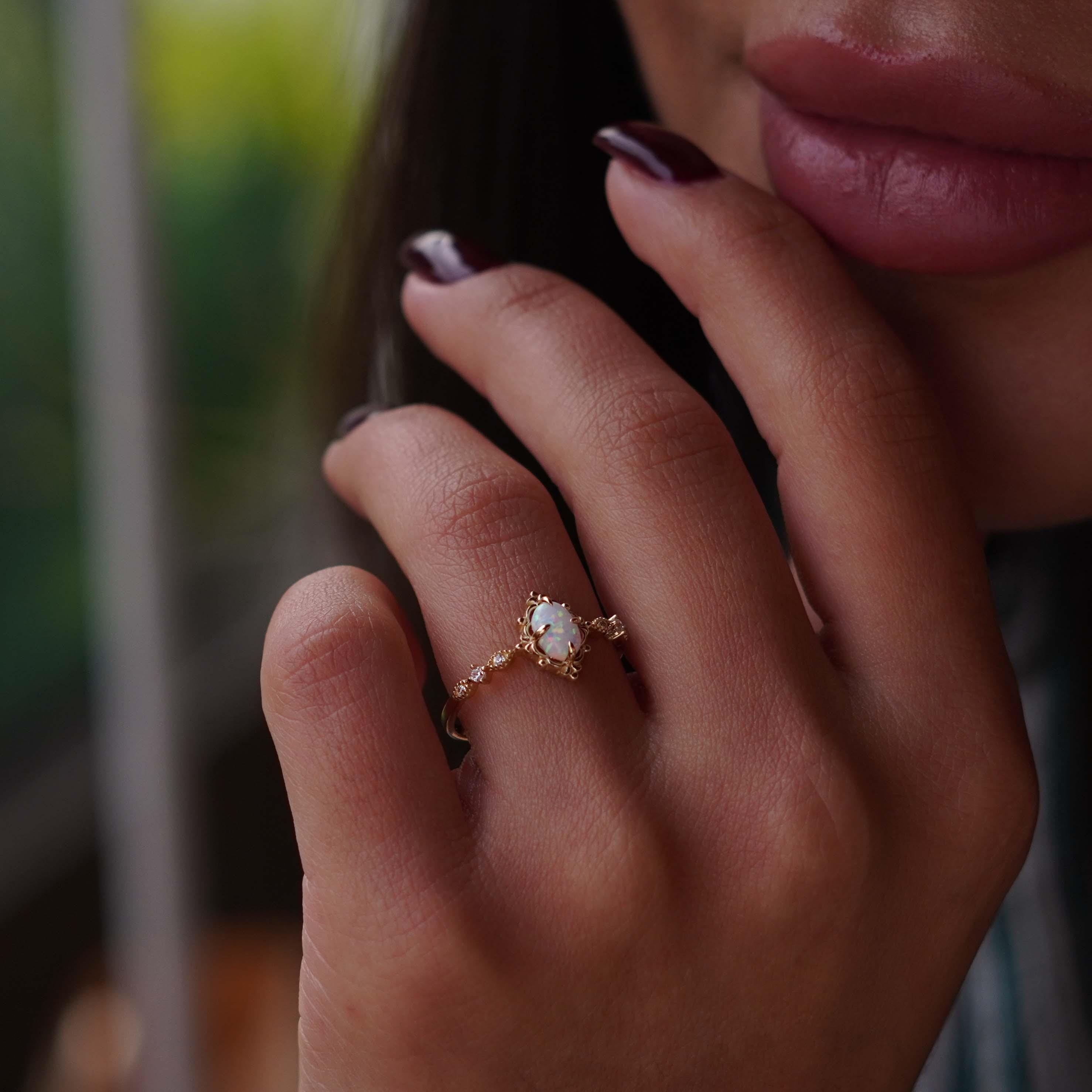 Opal Yüzük