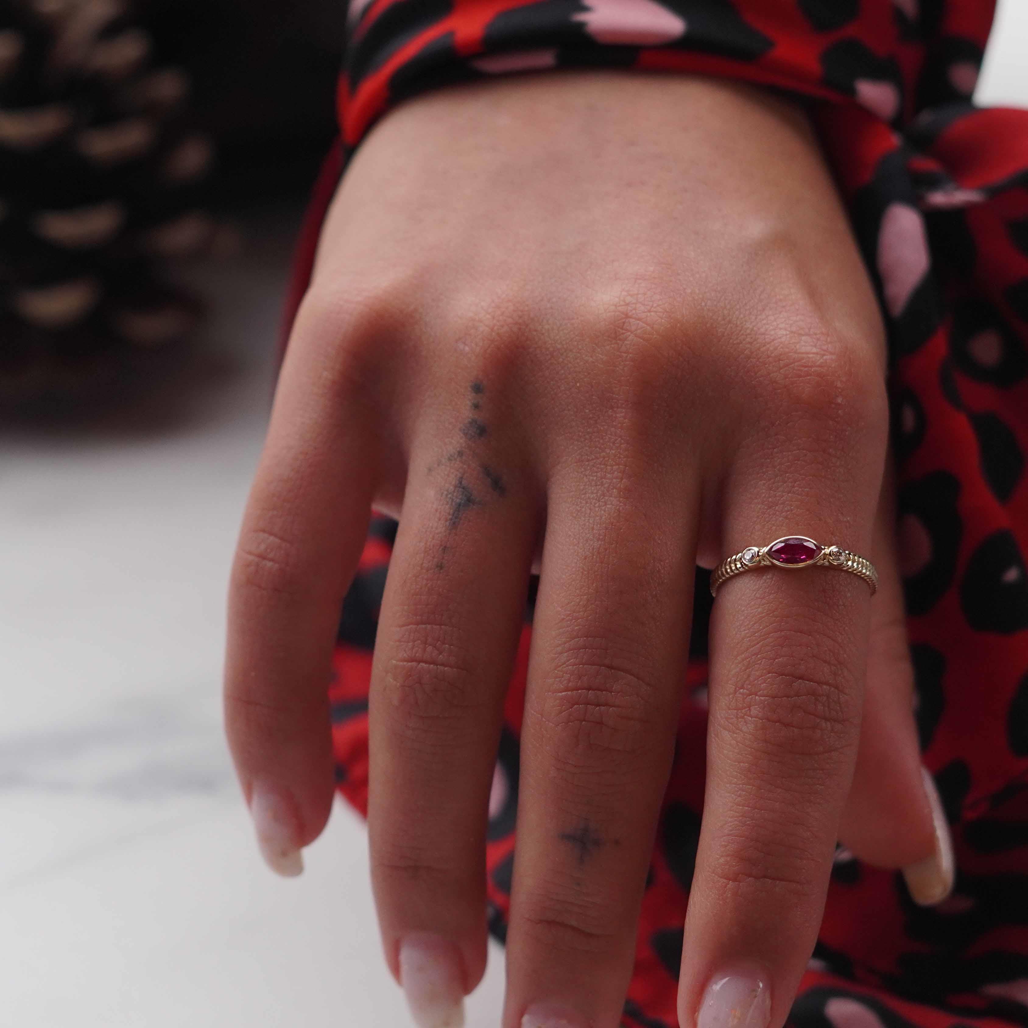 Renkli Markiz Yüzük