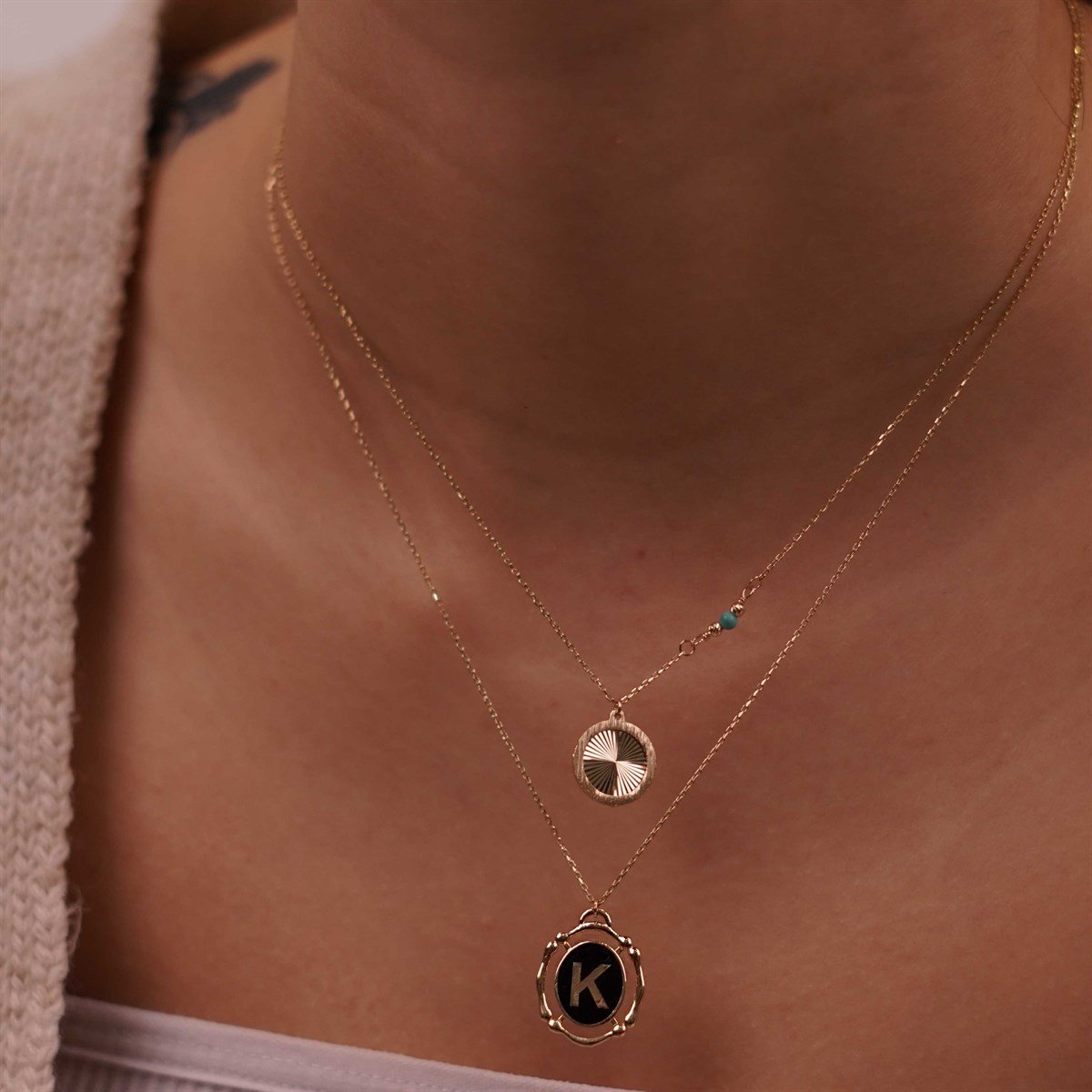 Siyah Mineli Harf Kolye