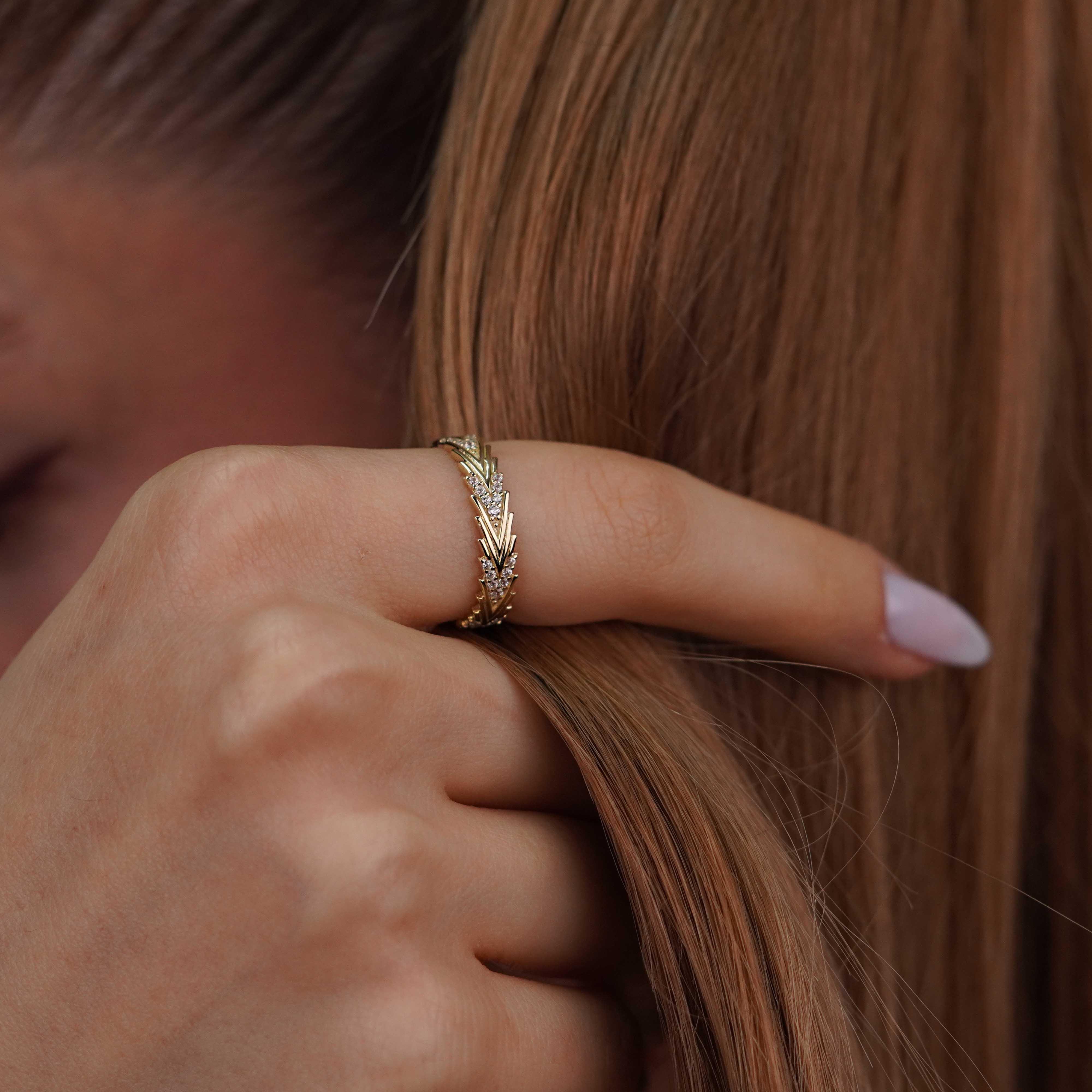 Taşlı Balık Sırtı Yüzük