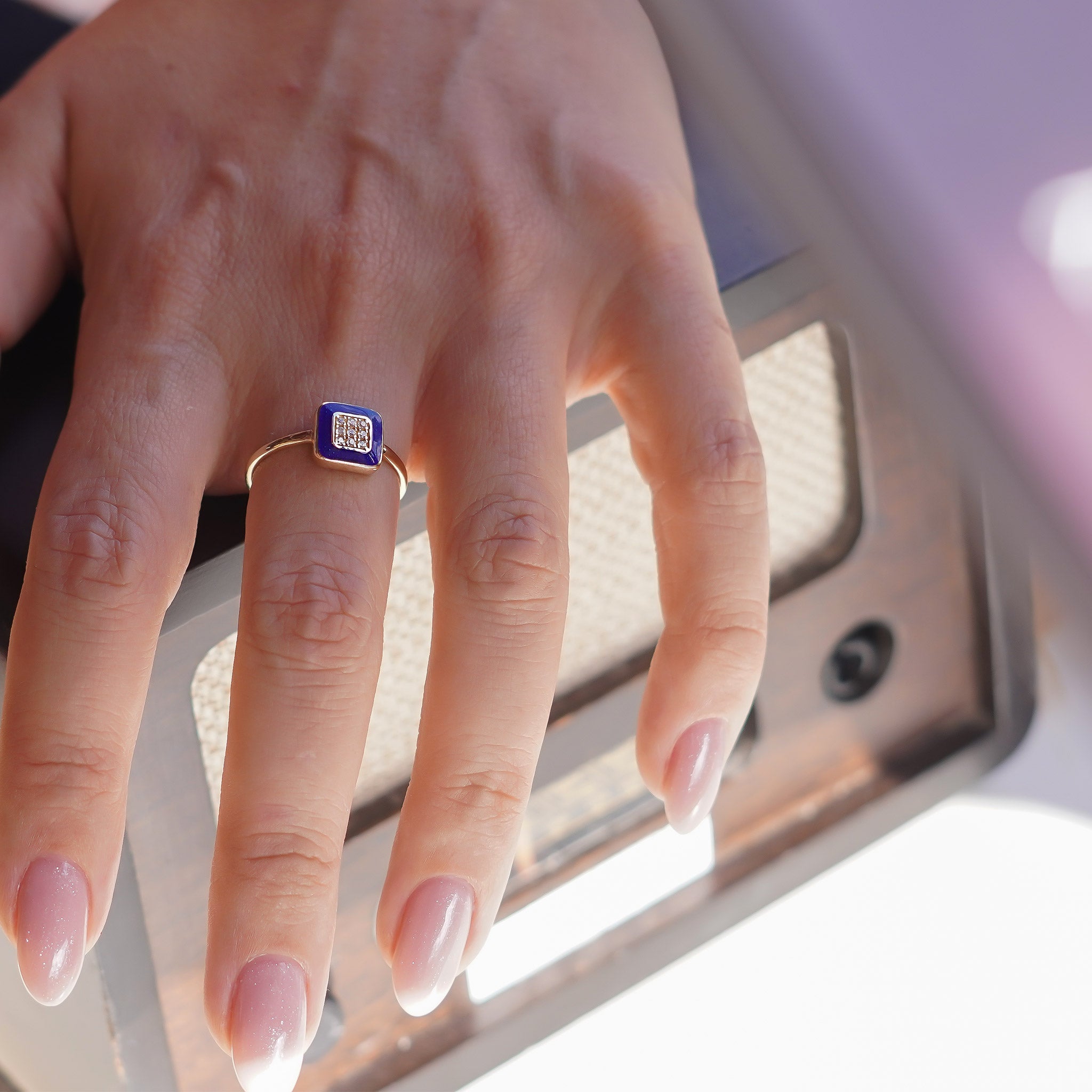 Taşlı Kare Yüzük