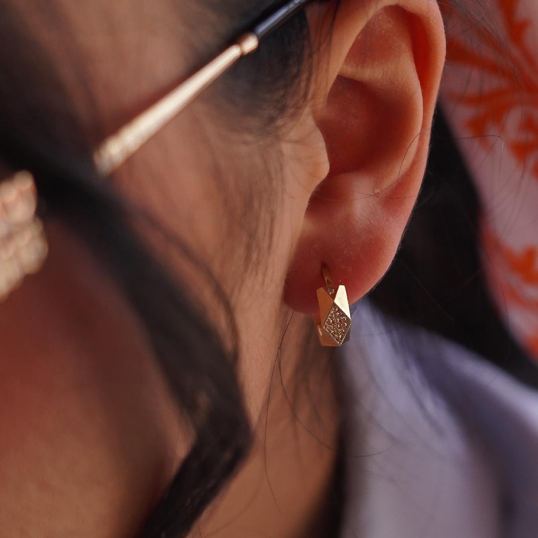 Taşlı Prizma Küpe