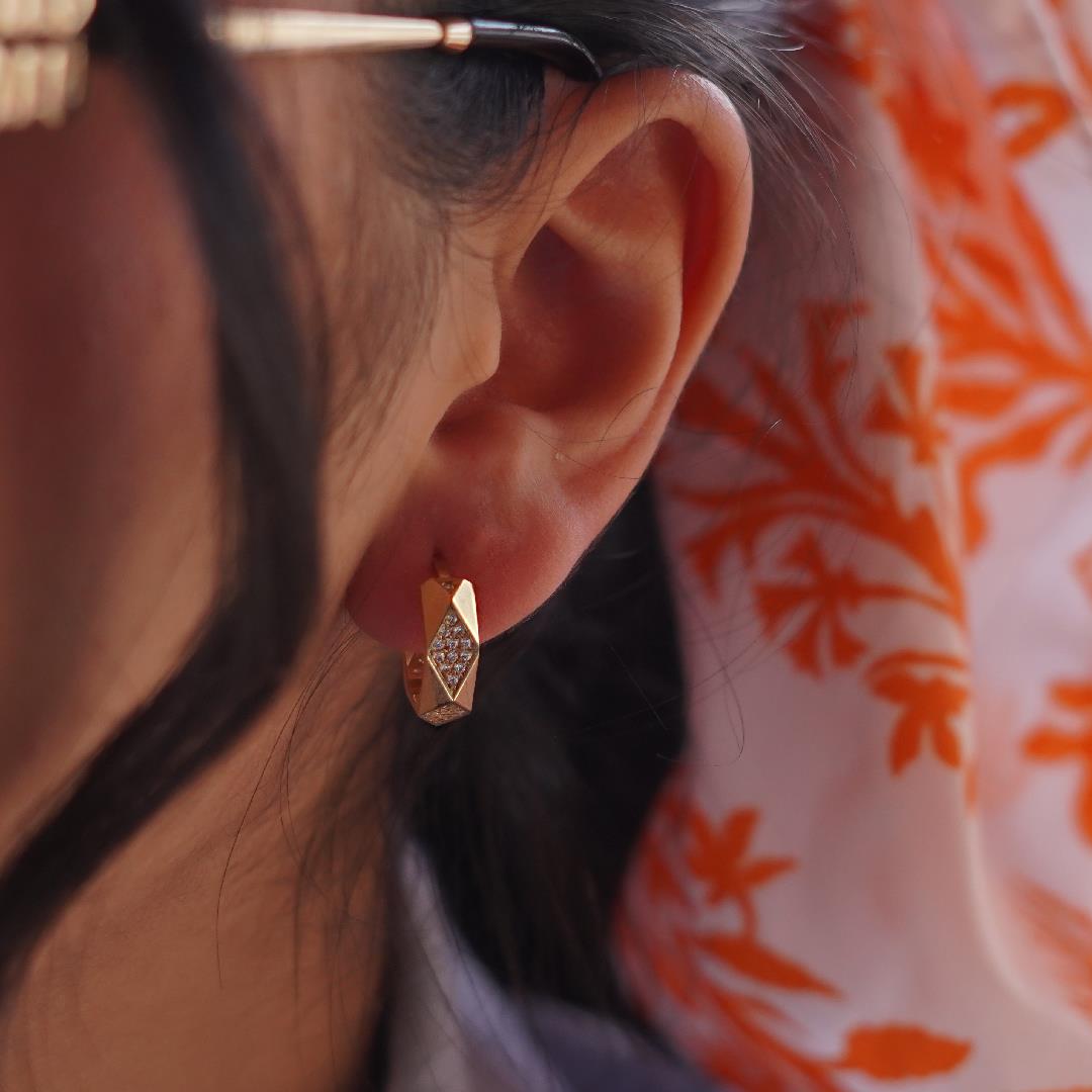 Taşlı Prizma Küpe