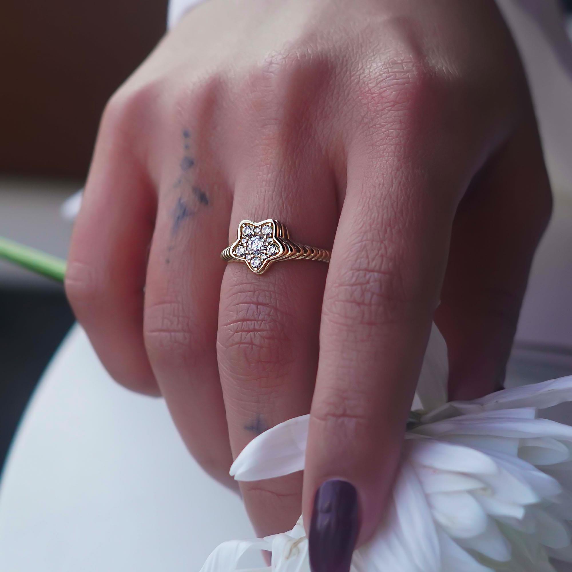 Taşlı Yıldız Yüzük