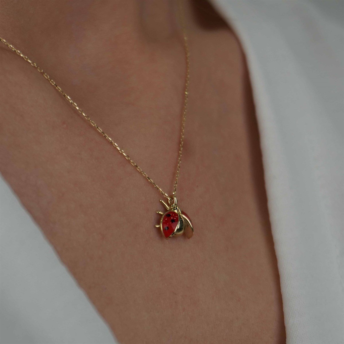 Uğur Böceği Kolye