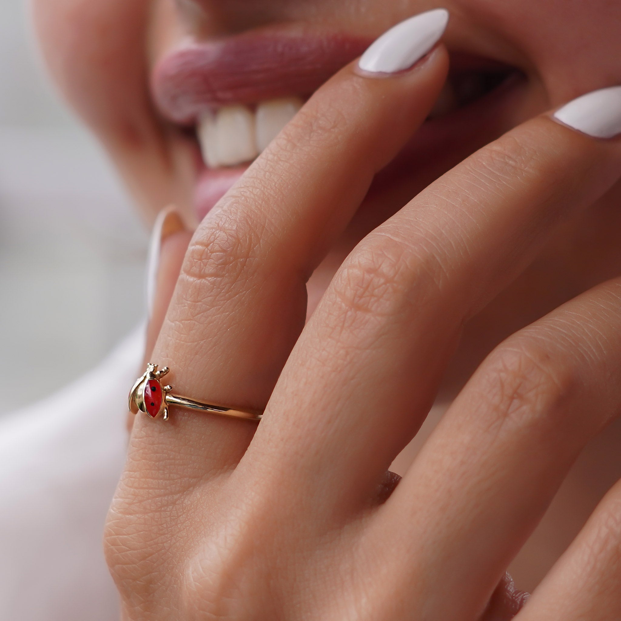 Uğur Böceği Yüzük