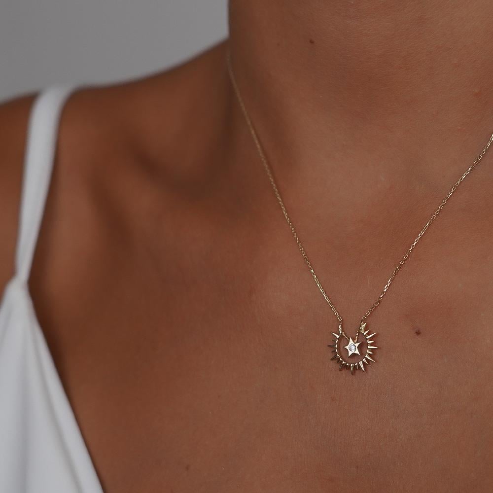 Yıldız Taşlı Güneş Altın Kolye