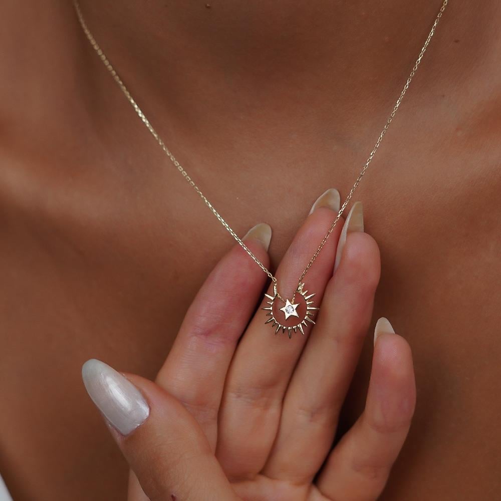 Yıldız Taşlı Güneş Altın Kolye