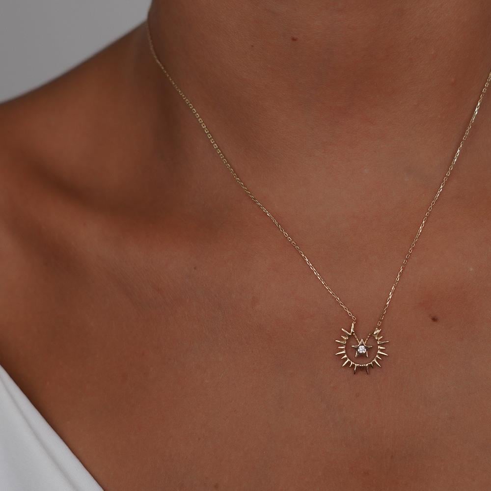 Yıldız Taşlı Güneş Altın Kolye