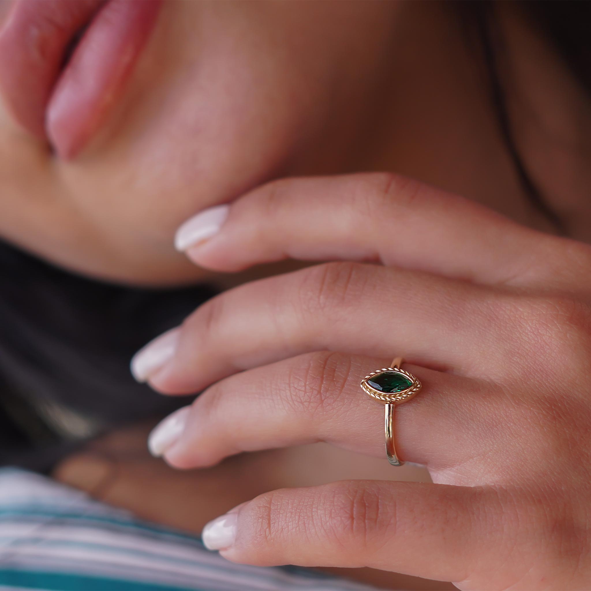 Zümrüt Badem Yüzük