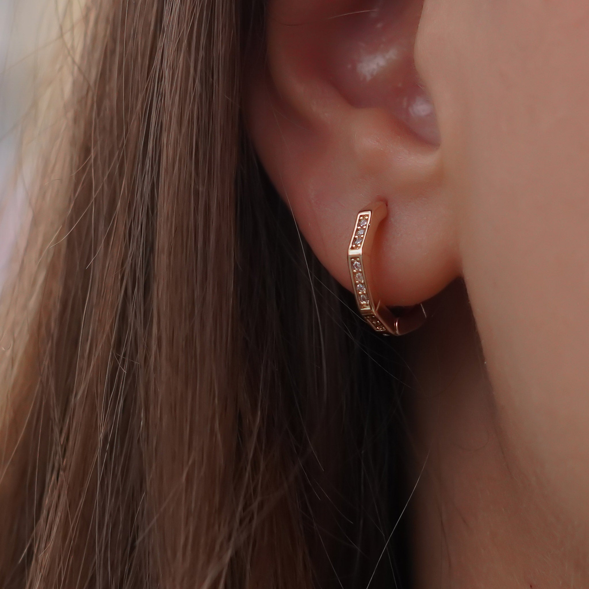 Taşlı Beşgen Küpe