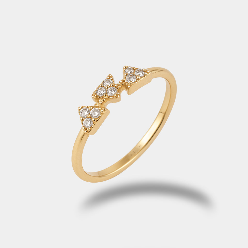 Üçgen Taşlı Yüzük