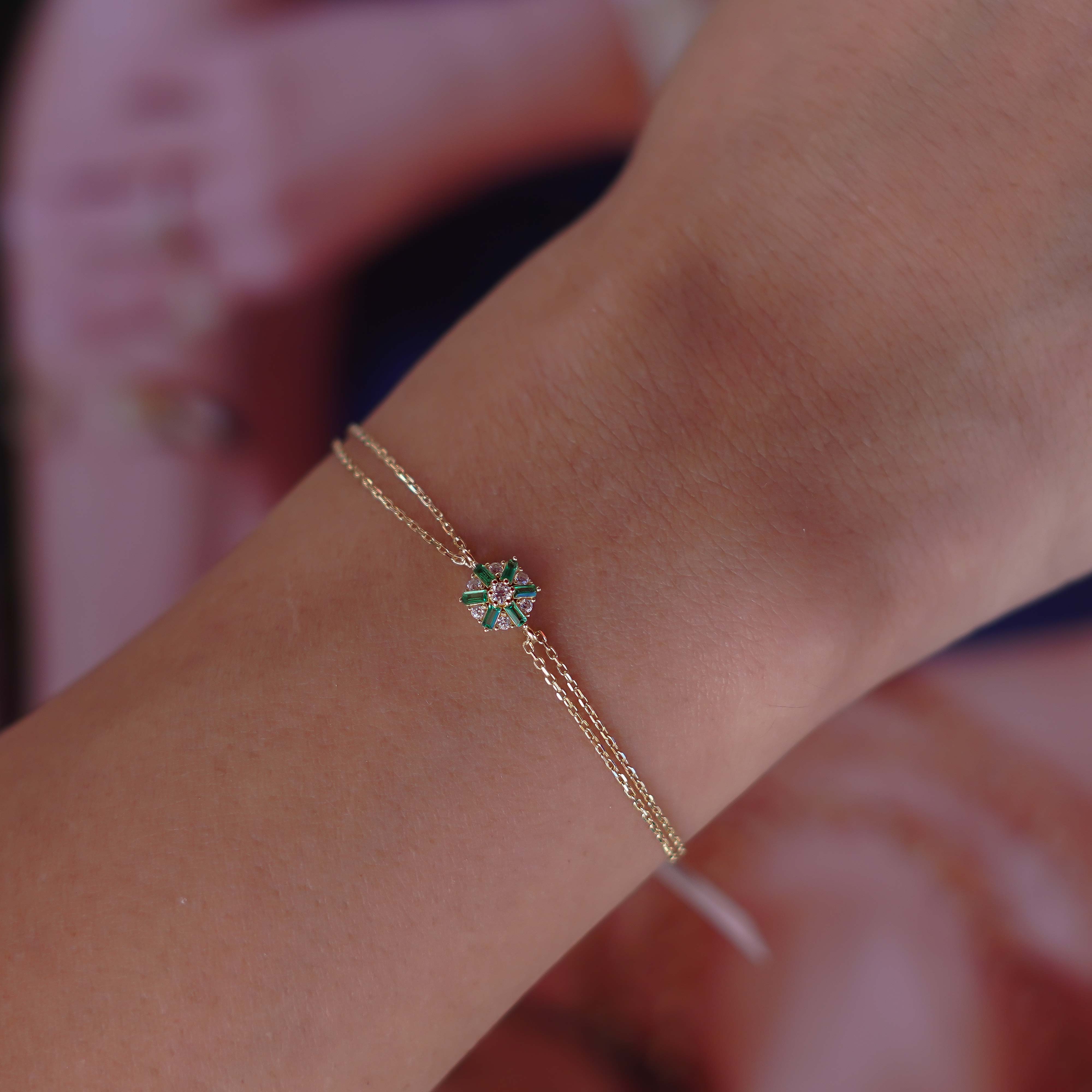 Yeşil Taşlı Çiçek