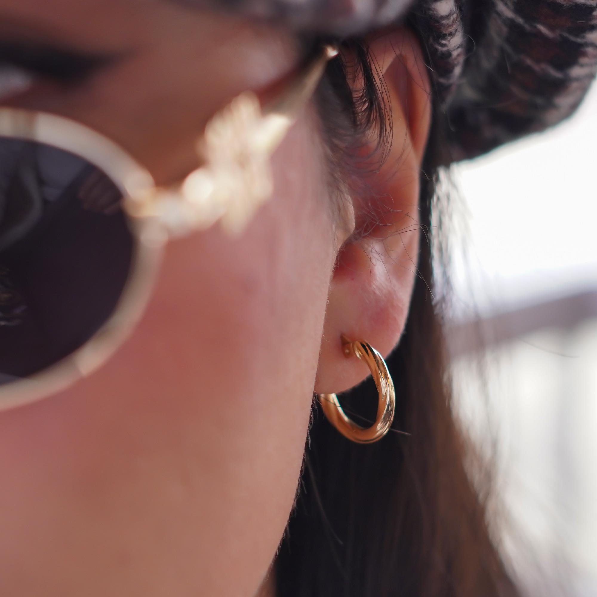 Çizgi Geçişli Halka Küpe