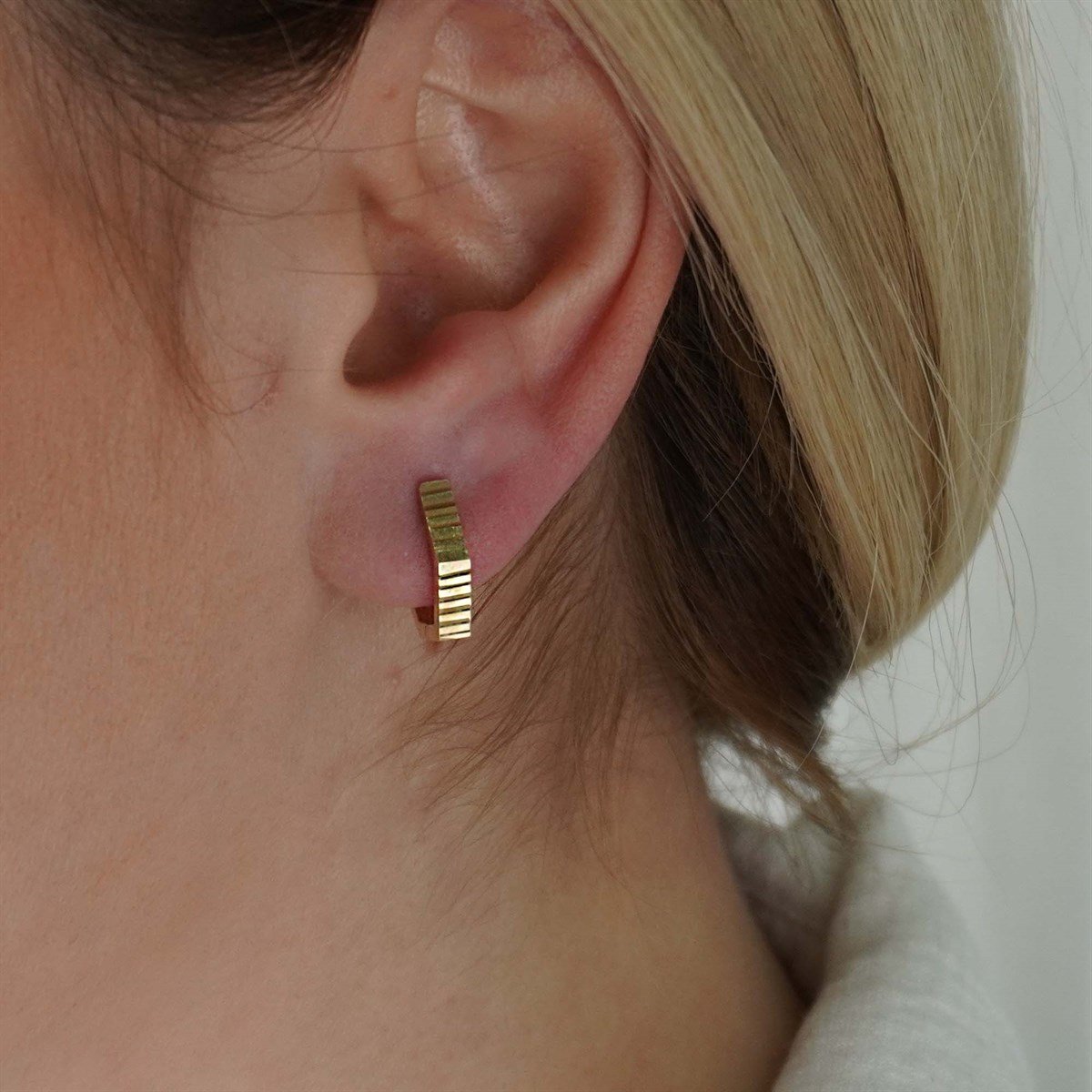 Kalemli Beşgen Halka Küpe