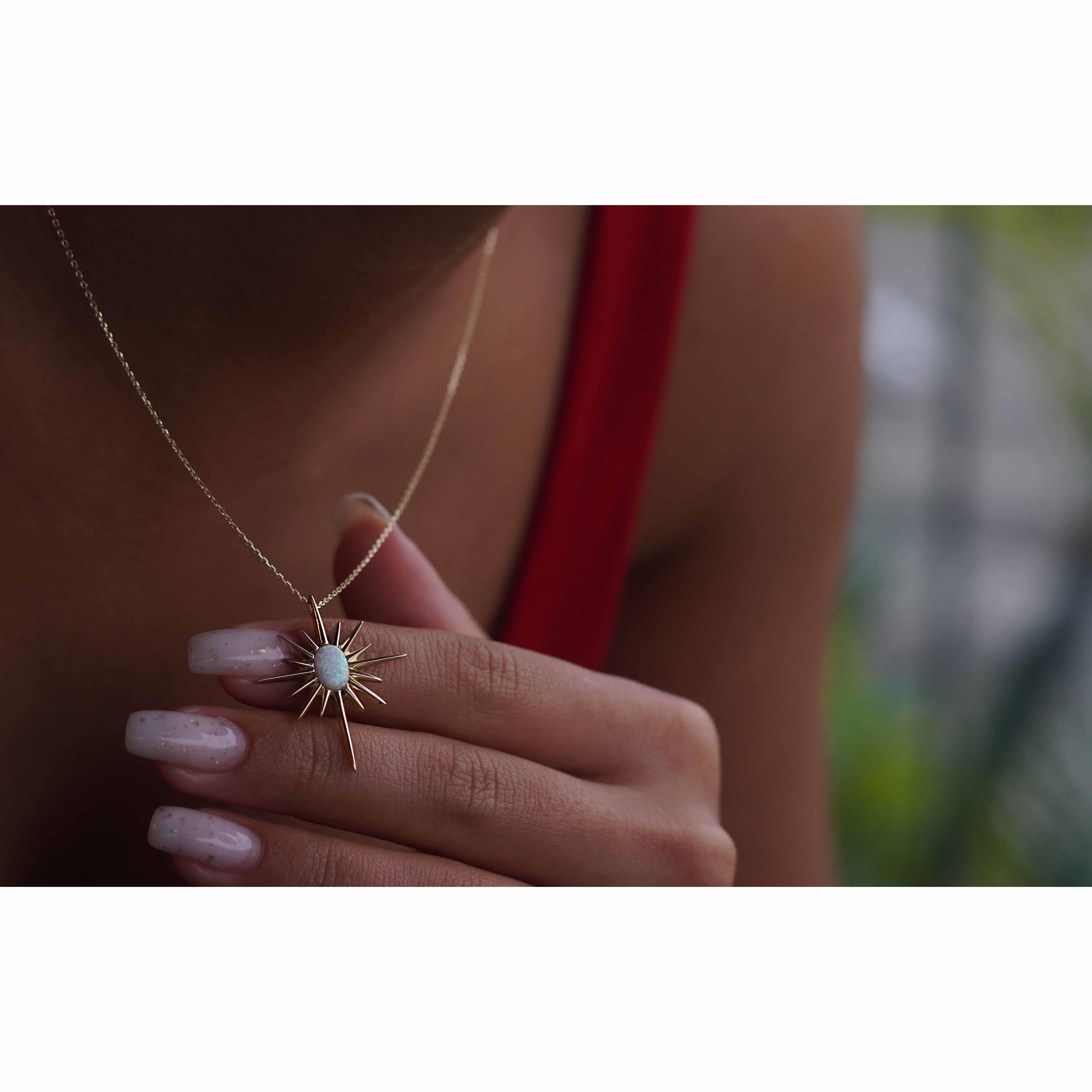 Opal Kuzey Yıldızı Kolye