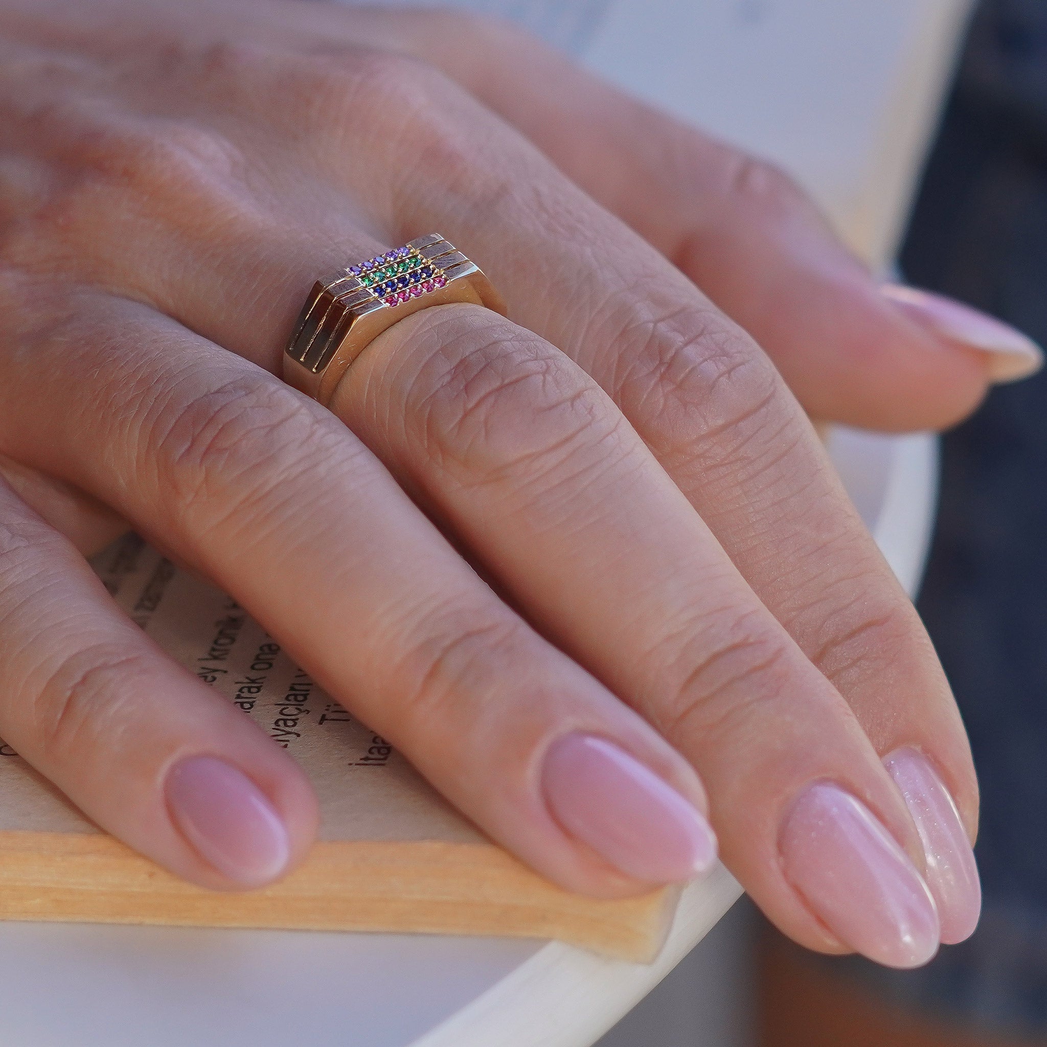 Renli Taşlı Yüzük