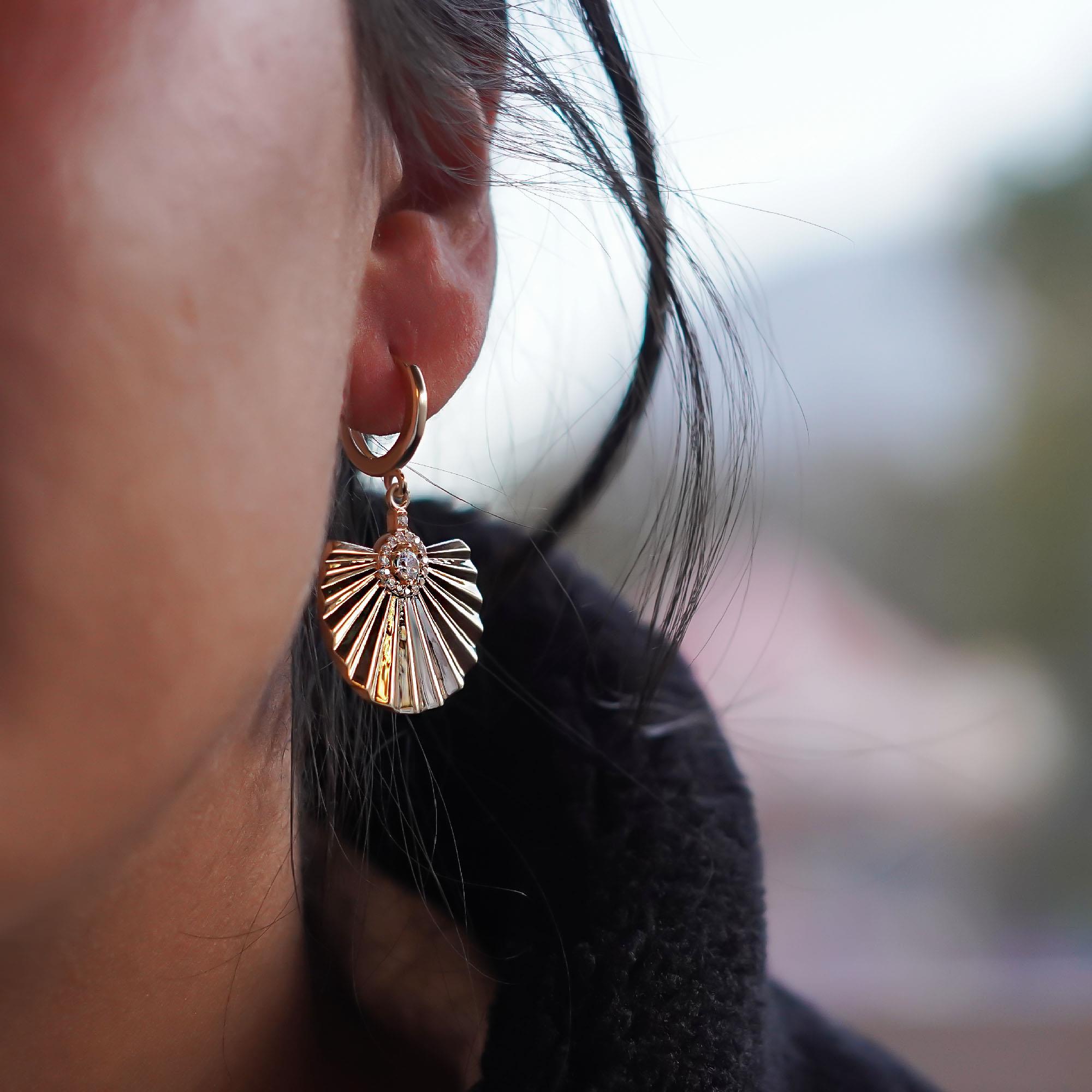 Taşlı Yelpaze Küpe