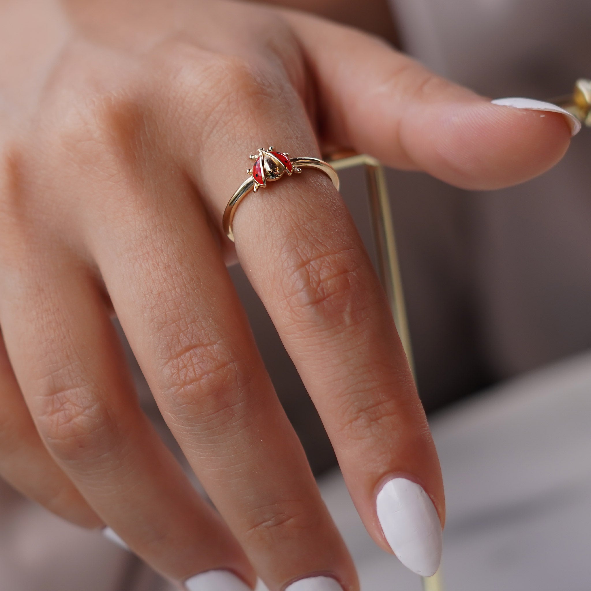 Uğur Böceği Yüzük