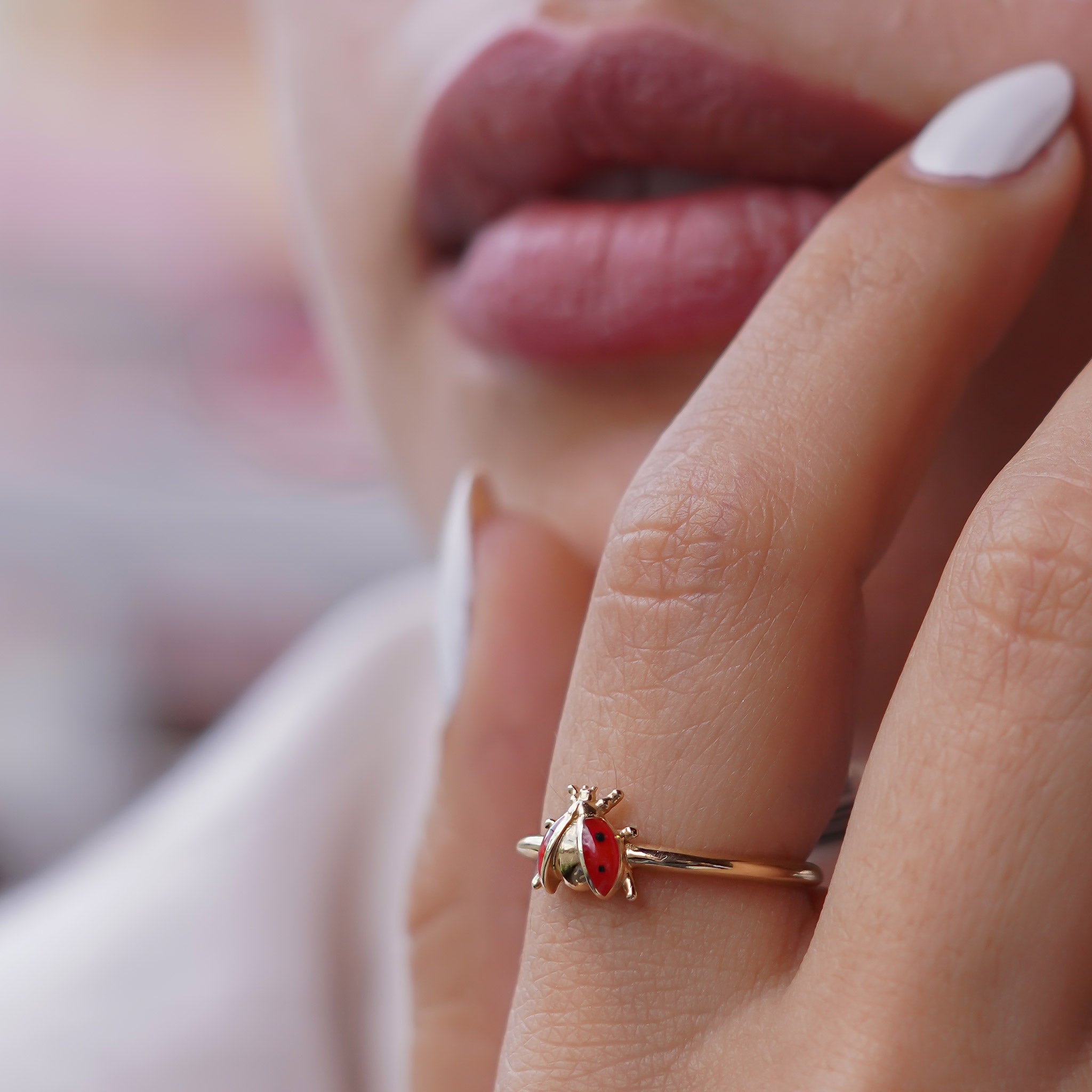 Uğur Böceği Yüzük